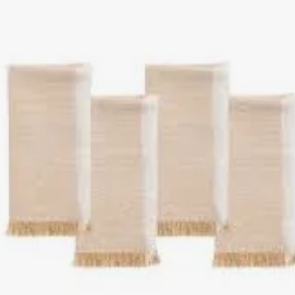 NWT! SET OF 8 DINNER NAPKINS